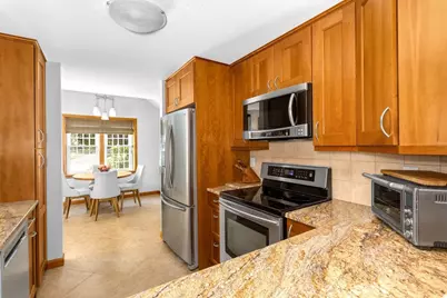 22 Hawthorne Vlg #D, Franklin, MA 02038 - Photo 11