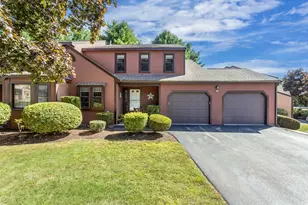 22 Hawthorne Village, Franklin, MA 02038 - Photo 1