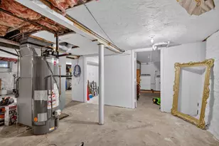 42 Epping St, Lowell, MA 01852 - Photo 27