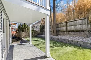 32 Cambridge Terrace, Cambridge, MA 02140 - Photo 27