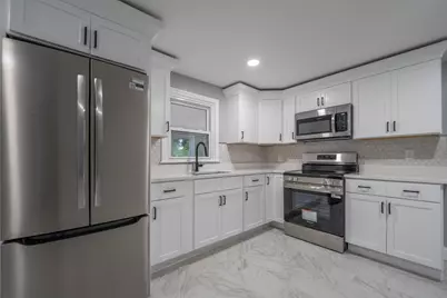 12 Melrose Ave, Dartmouth, MA 02747 - Photo 5
