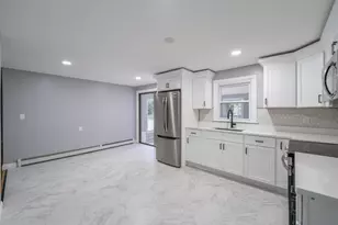 12 Melrose Ave, Dartmouth, MA 02747 - Photo 9
