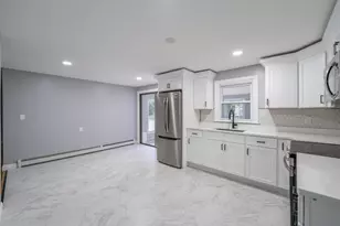 12 Melrose Ave, Dartmouth, MA 02747 - Photo 9