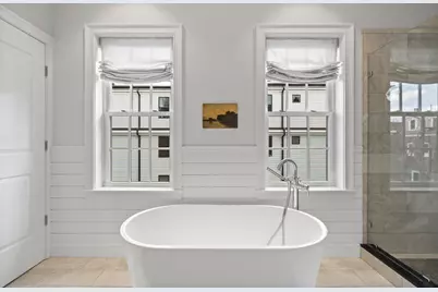 795 East 4th St, Boston, MA 02127 - Photo 17
