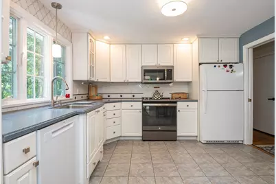 29 Doncaster Circle, Lynnfield, MA 01940 - Photo 11