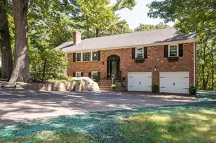 29 Doncaster Cir, Lynnfield, MA 01940 - Photo 3