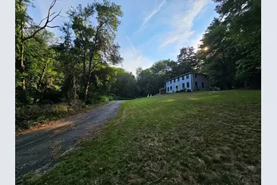 186 Spring St, Hopkinton, MA 01748 - Photo 3