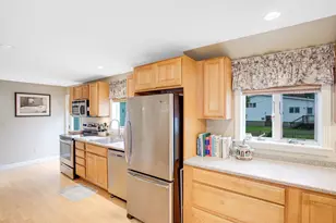 18 Mohawk Rd, Marblehead, MA 01945 - Photo 3