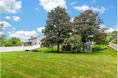 20 Indian Ridge Dr, Leominster, MA 01453 - Photo 9