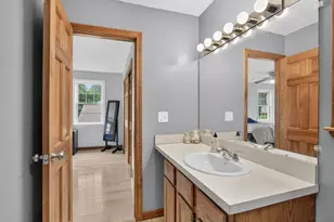 20 Indian Ridge Dr, Leominster, MA 01453 - Photo 15