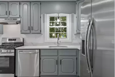 41 Riverview Ave, Methuen, MA 01844 - Photo 17