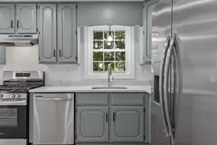 41 Riverview Ave, Methuen, MA 01844 - Photo 17