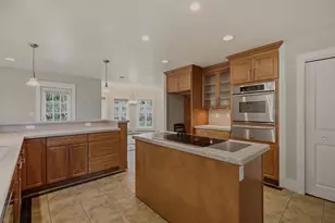 33 Flores, Fall River, MA 02721 - Photo 9