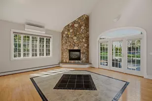 33 Flores, Fall River, MA 02721 - Photo 5