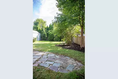 47 Hartford Ter, Springfield, MA 01118 - Photo 23