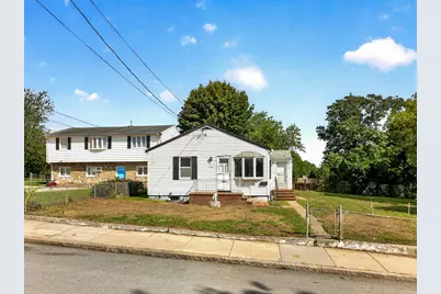 458 Buffinton St, Fall River, MA 02721 - Photo 1