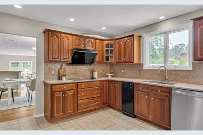 3 Cathy Rd, Burlington, MA 01803 - Photo 9