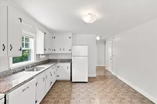 924 Washington St, Franklin, MA 02038 - Photo 5