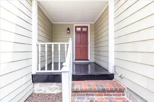 924 Washington St, Franklin, MA 02038 - Photo 3