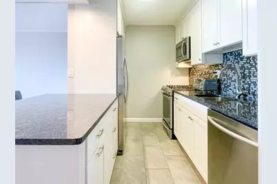 9 Hawthorne Place #11J, Boston, MA 02114 - Photo 3