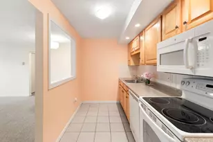 5 Hallmark Gdns, Burlington, MA 01803 - Photo 5