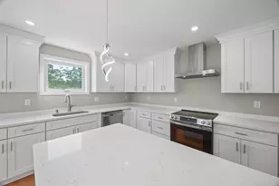 17 Crosby St, Webster, MA 01570 - Photo 7