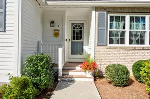 5 Pear Tree Ln, Franklin, MA 02038 - Photo 1