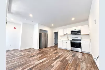 289 Central #1, Lowell, MA 01852 - Photo 3