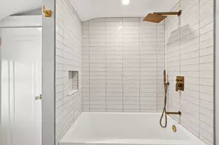 74 Tedesco St, Marblehead, MA 01945 - Photo 23