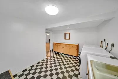 26 Beach St, Malden, MA 02148 - Photo 35