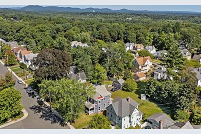 66 Nonotuck St, Holyoke, MA 01040 - Photo 5