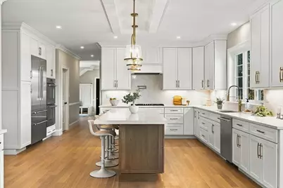 14 Liana St, Woburn, MA 01801 - Photo 9