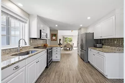 18 Pleasant Wood Dr, Sandwich, MA 02563 - Photo 3