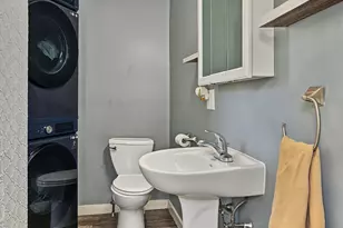 37 Elm St, Greenfield, MA 01301 - Photo 15
