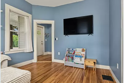 37 Elm St, Greenfield, MA 01301 - Photo 9