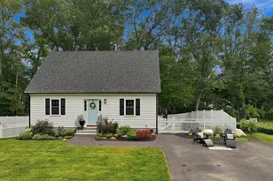 24 Locust St, Salisbury, MA 01952 - Photo 31