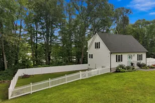 24 Locust St, Salisbury, MA 01952 - Photo 1