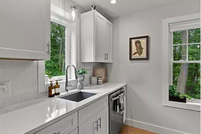 24 Locust St, Salisbury, MA 01952 - Photo 9