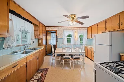 104 Fremont St, Somerville, MA 02145 - Photo 9