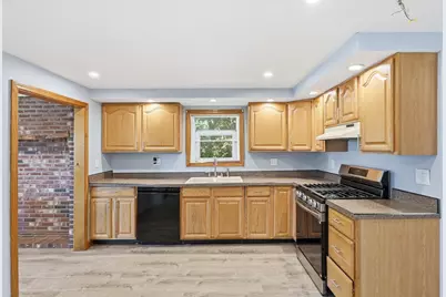 141 Long Pond Dr, Dracut, MA 01826 - Photo 7