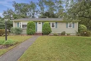 6 Lincoln Dr, Fairhaven, MA 02719 - Photo 1
