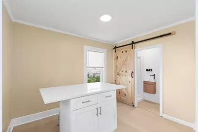 6 Coffin Avenue Ct, New Bedford, MA 02746 - Photo 9