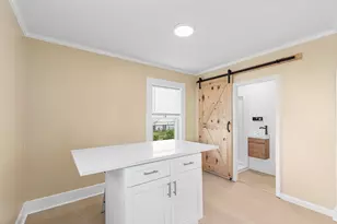 6 Coffin Ave Ct, New Bedford, MA 02746 - Photo 9