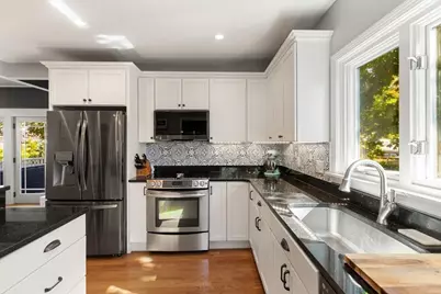 18 Taft St, Quincy, MA 02169 - Photo 7