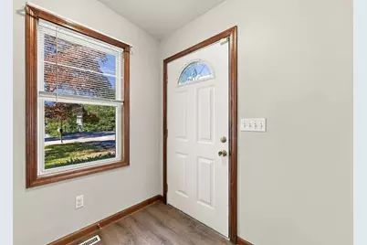 16 Oak St, Southwick, MA 01077 - Photo 9