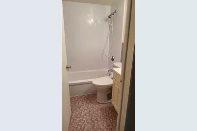 9 Longwood Dr #4, Andover, MA 01810 - Photo 5