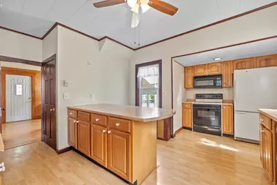 272 Shaw St, Lowell, MA 01851 - Photo 5