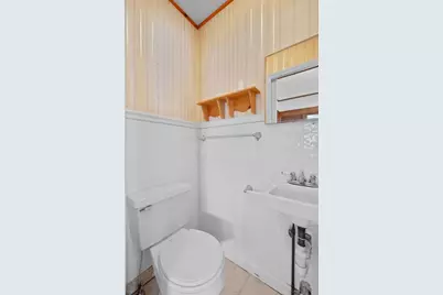 272 Shaw St, Lowell, MA 01851 - Photo 9