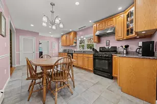 11 Pilgrim Rd, Woburn, MA 01801 - Photo 9