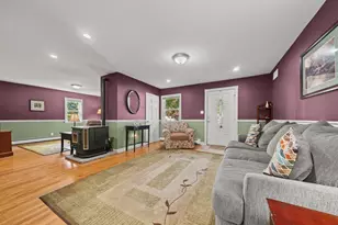 11 Pilgrim Rd, Woburn, MA 01801 - Photo 3